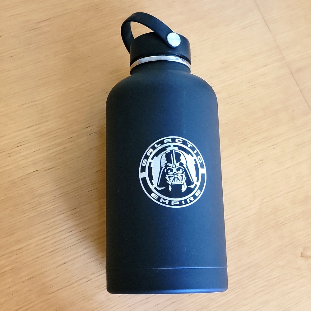 STAR WARS / DARTH VADER 64 oz Vacuum insulated, BPA Free stainless steel growler